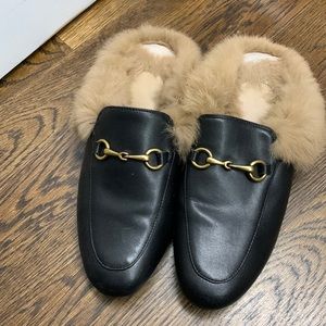 Used slipper with slight heel